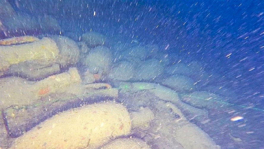 Roman ship discovered off Sicilian coast full of amphorae. Image courtesy of https://twitter.com/archaeologyEAA