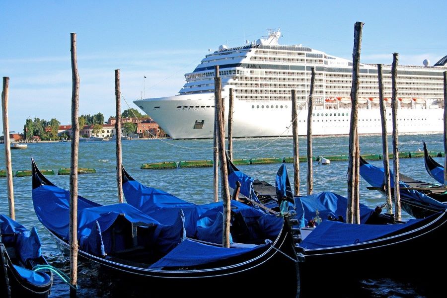 Venice bans cruise liners from 1st August