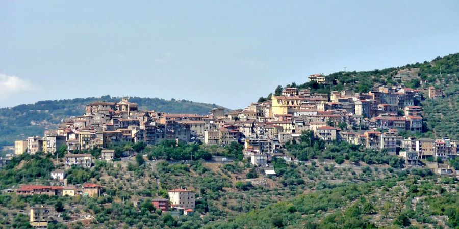 Maenza village, Lazio has properties for sale at €1. Image by: pietro scerrato under https://creativecommons.org/licenses/by/3.0/deed.en