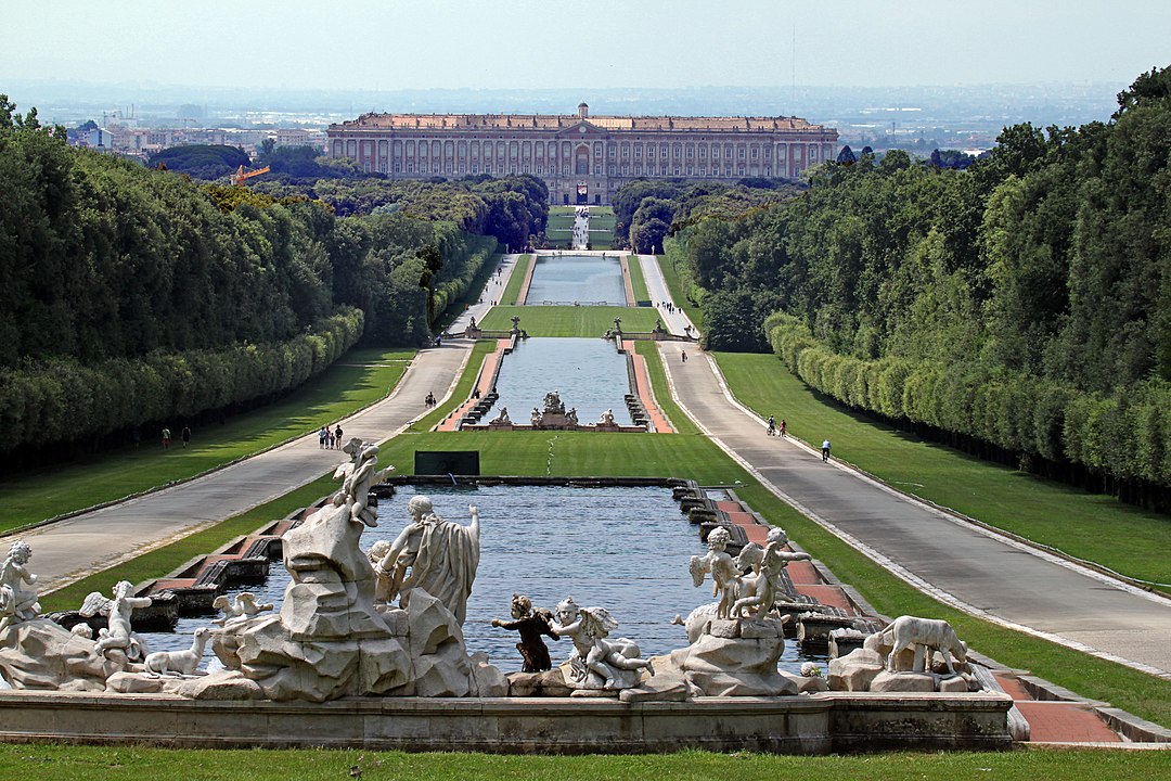 Royal Palace of Caserta. Image: By Carlo Pelagalli, CC BY-SA 3.0, https://commons.wikimedia.org/w/index.php?curid=52612424
