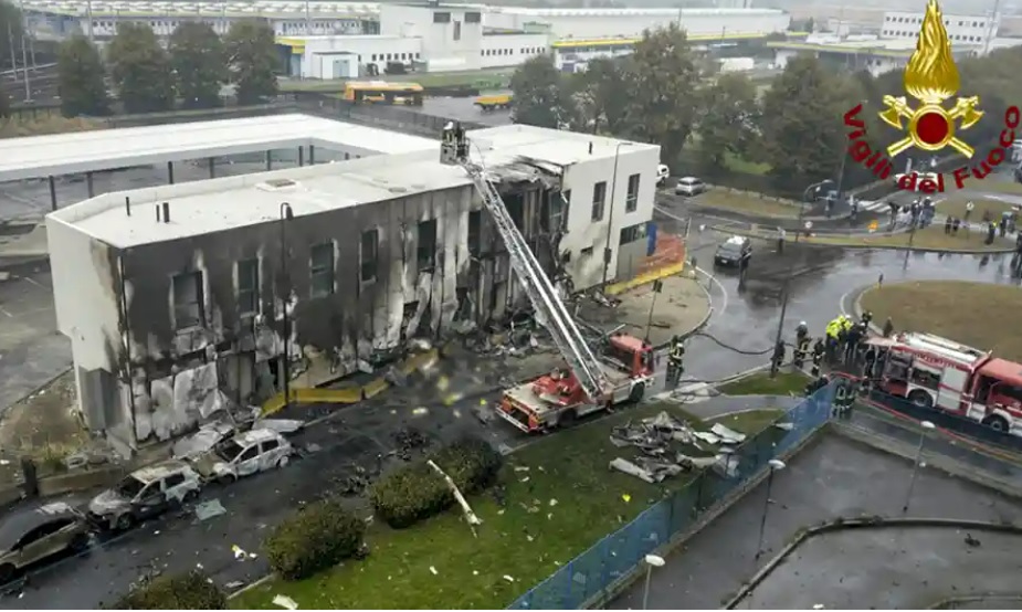 plane crashed into building in Milan