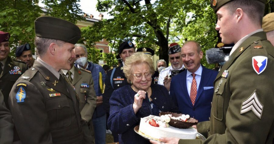 US army gives birthday cake to Italian woman