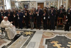 Pope says church welcome LGBT Catholics
