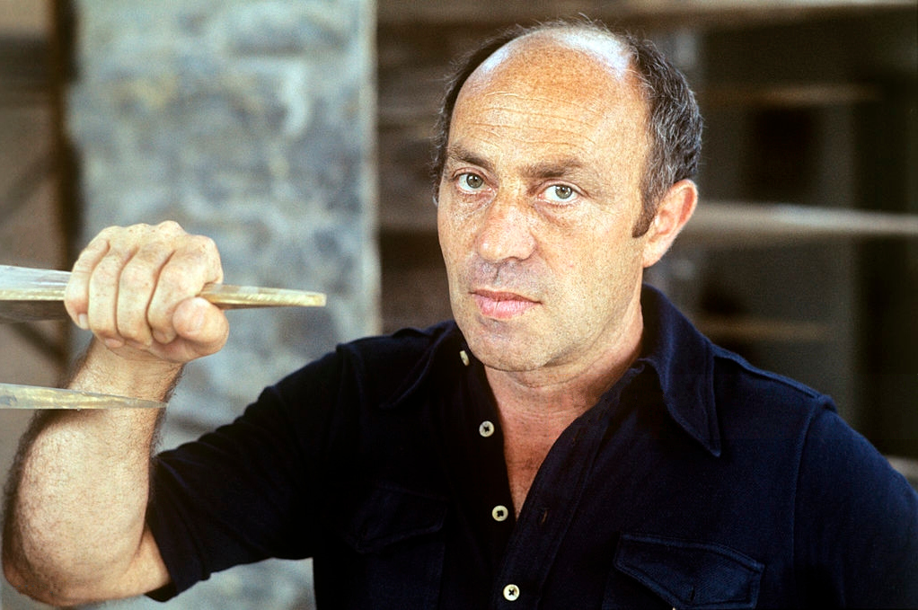 Arnaldo Pomodoro in 1975