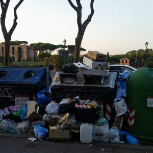 Romans write to UNESCO over ‘mortifying’ scenes of rubbish
