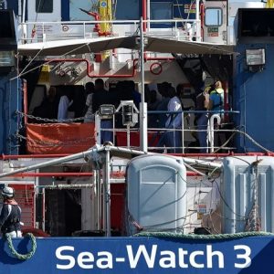 Italy allows charity rescue ships to dock