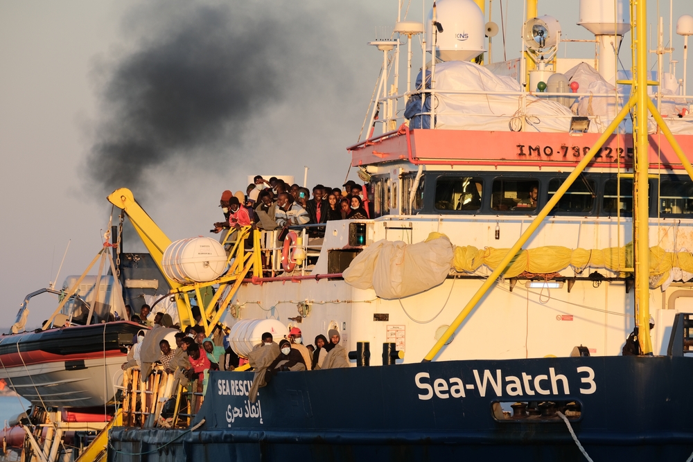 Sea Watch 3 with 440 migrants on board December 2021