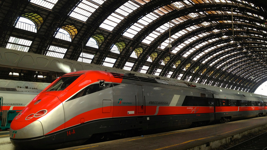 Rail link between Rome and Milan - frecciarossa train