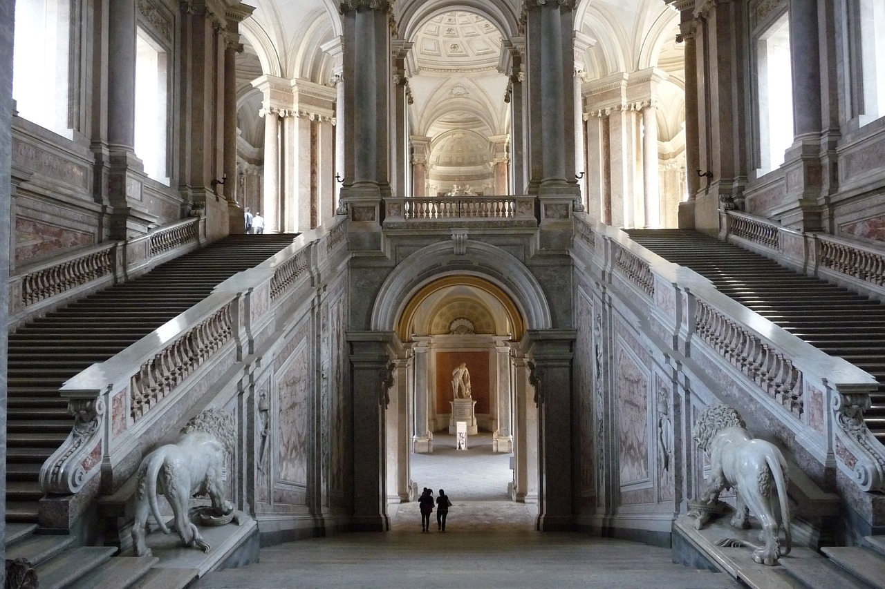 Palace of Caserta designed by architevt Luigi Vanvitelli. Imagen de Olivier en Pixabay