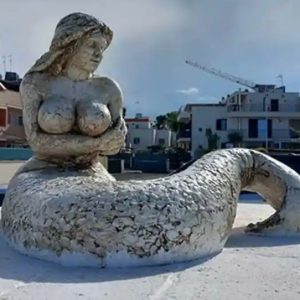 Mermaid statue in Monopoli causes a stir. Image courtesy of Monopoli Times