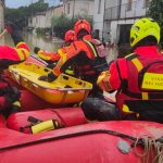 Floods - fire service at work. Image courtesy of Vigili del fuoco on Twitter