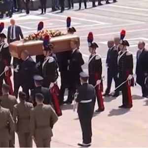 Berlusconi funeral – 15,000 attend