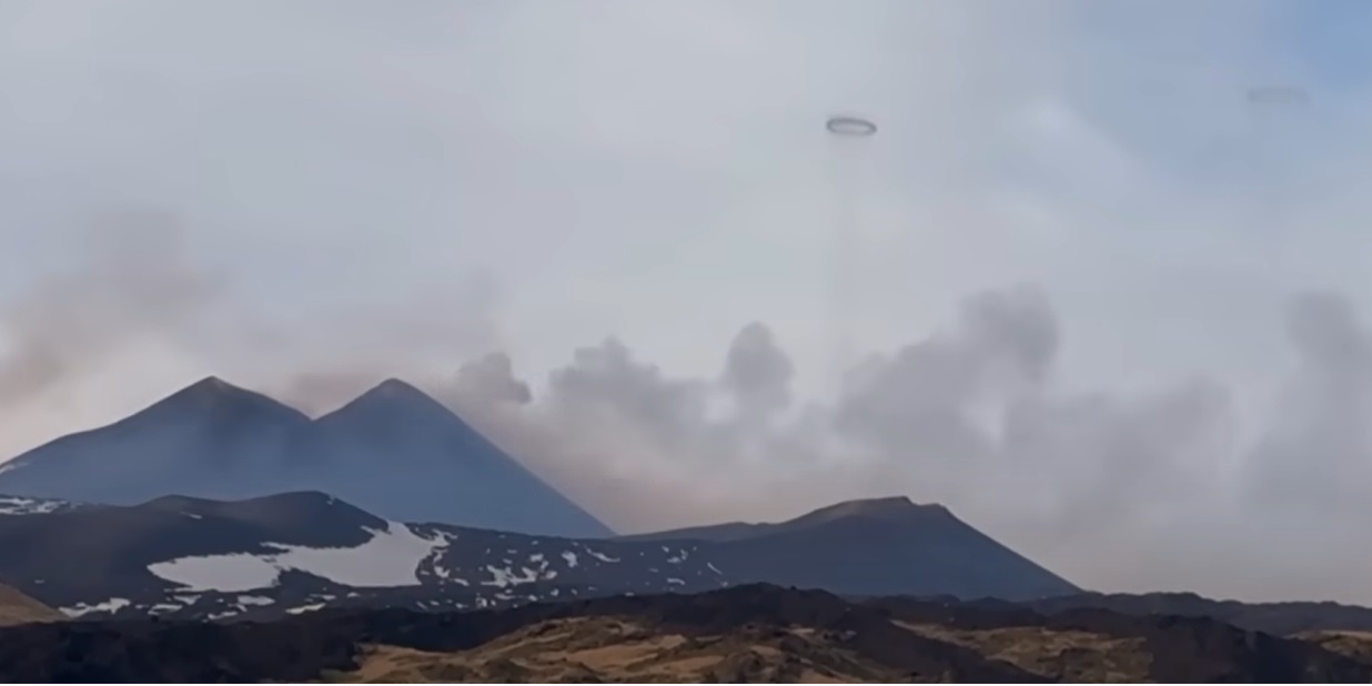 Mount Etna emits smoke rings on 6th April 2024