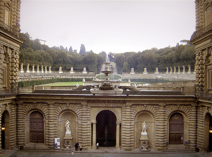 Pitti Palace & Boboli Gardens in Florence By I, Tetraktys, CC BY-SA 2.5, https://commons.wikimedia.org/w/index.php?curid=2385308