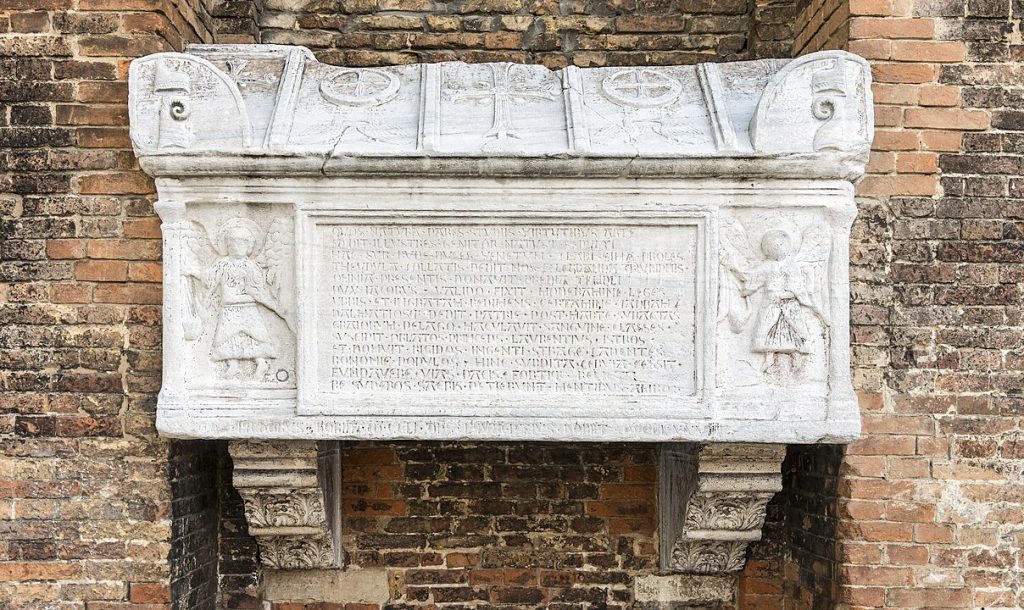 Jacopo and Lorenzo's Tiepolo tomb , in Venice By Didier Descouens - Own work, CC BY-SA 4.0, https://commons.wikimedia.org/w/index.php?curid=59100578