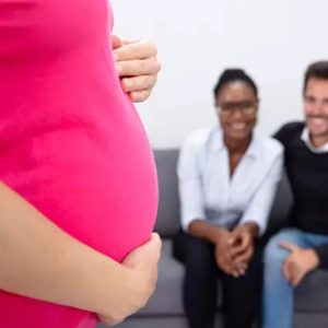 Surrogate motherhood for Italians will become illegal worldwide from Monday