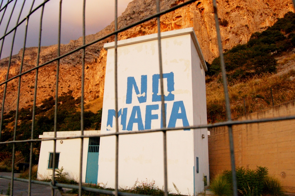 No Mafia graffiti in Sicily. Credit: Rino Porrovecchio from Palermo, Italy via Wikipedia