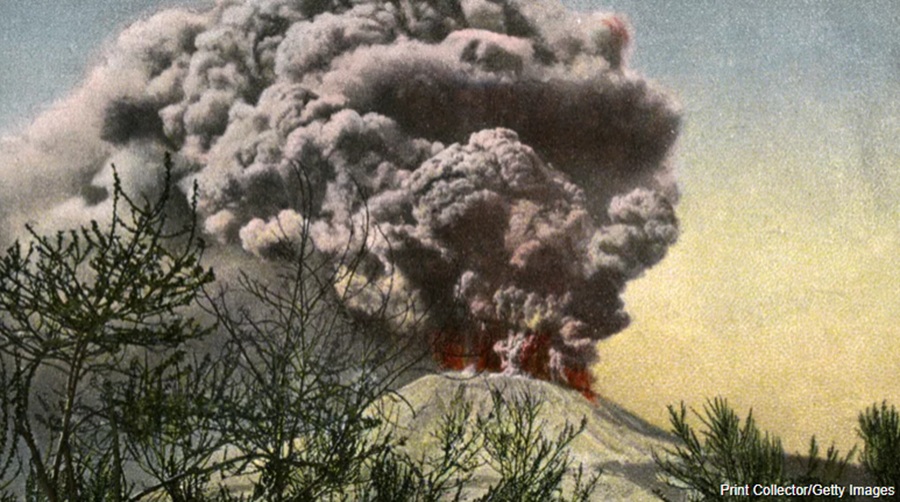 1906 eruption of Mount Vesuvius . credit: Getty Images