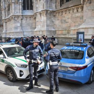 Murderer commits suicide by jumping from Milan duomo
