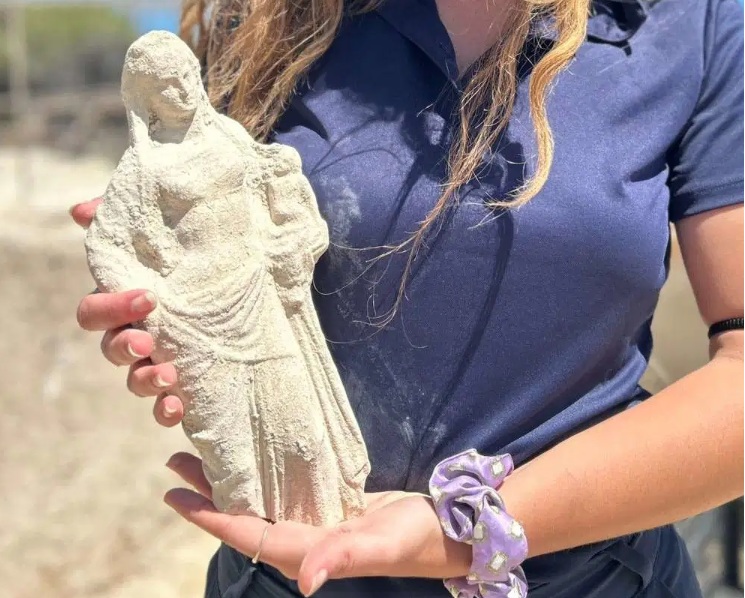 Artefact uncovered at Finziade, Sicily. Photo: Archaeological and Landscape Park of the Valley of the Temples.