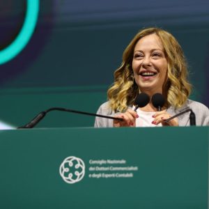 Giorgia Meloni spoke of tax cuts for the middle class at the States General of Chartered Accountants 2025 conference