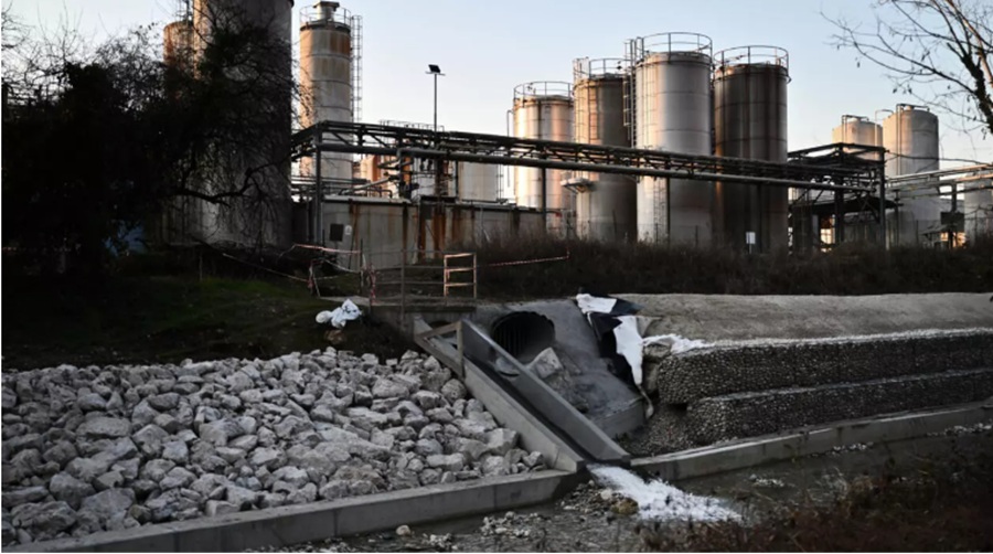 Chemical plant execs jailed over knowingly polluting drinking water from the now closed Miteni factory. © Marco BERTORELLO / AFP