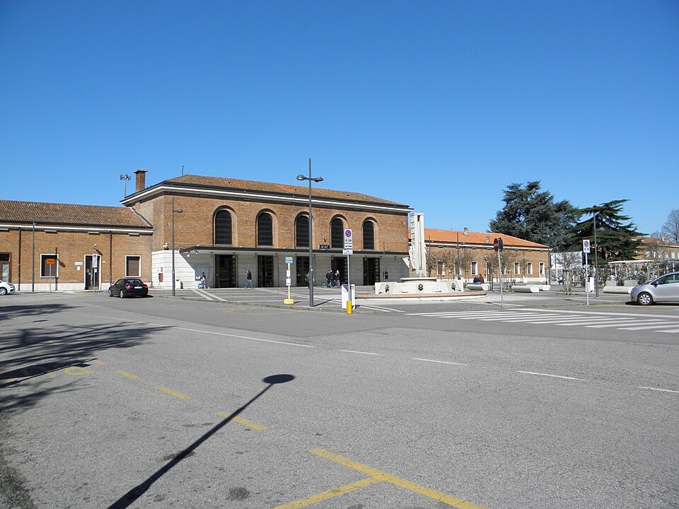 Robigo train station where the initial attack took place. By Threecharlie - Own work, CC BY-SA 4.0, https://commons.wikimedia.org/w/index.php?curid=46628022