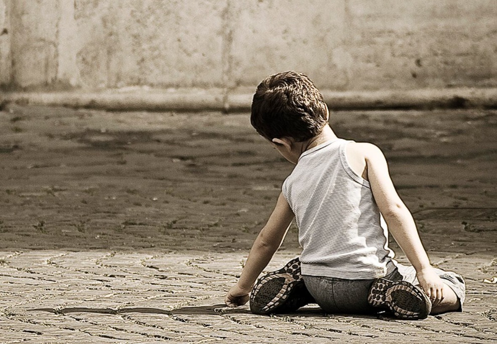 Children at poverty risk in Italy more than 25%. Image credit: Daniele Butera / Getty Images