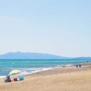 Teen dies after sand hole collapses in on him.