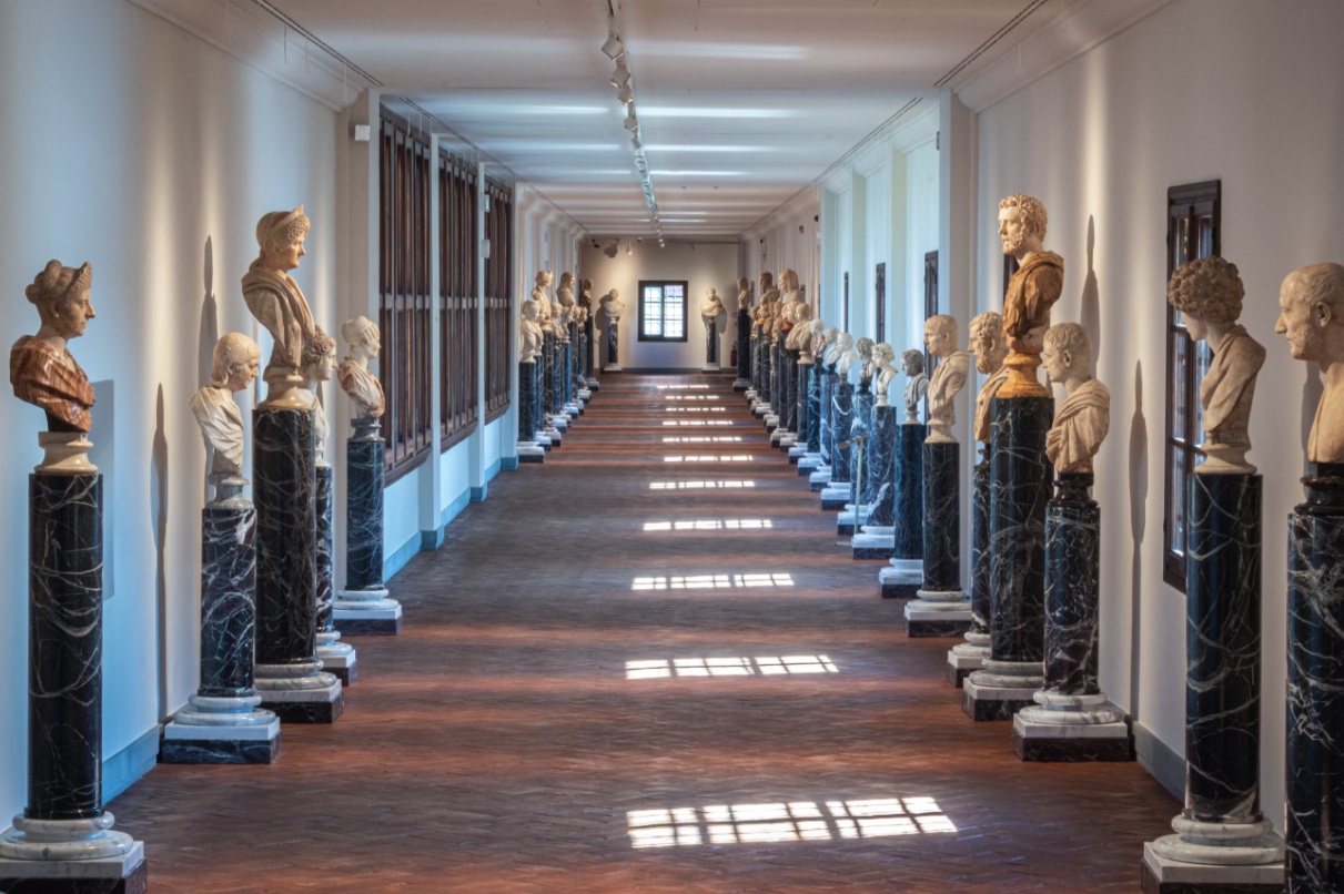 vasari corridor with roman busts Image credit. Uffizi Galleries