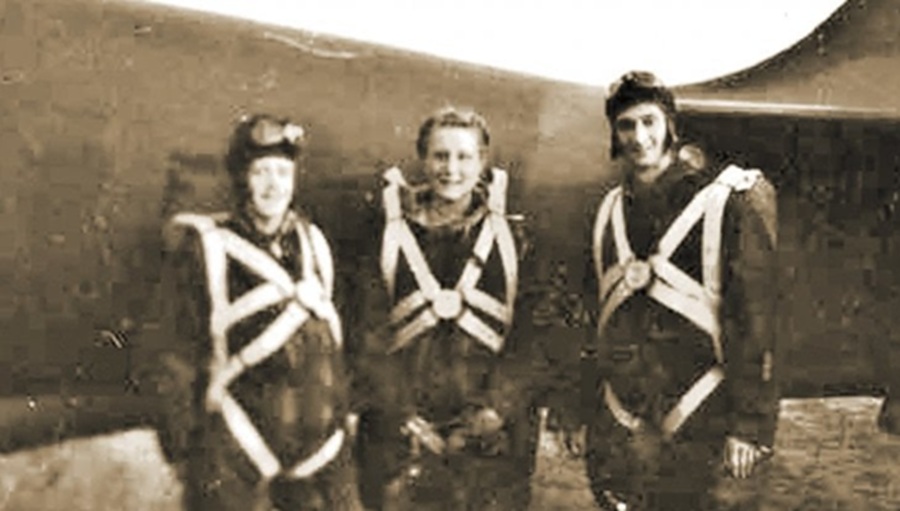 Paola Del Din - first female Italian paratrooper to make a war jump