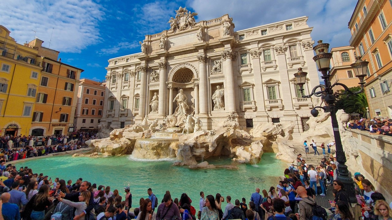 Tourism August 2025 figures show rise in number of tourists.