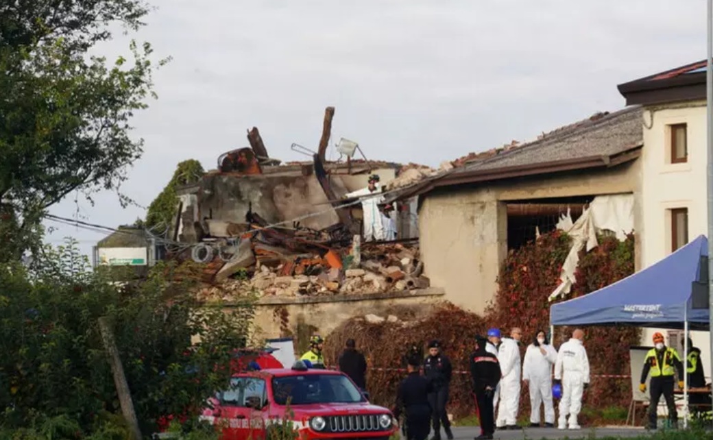 Three police killed during eviction near Verona