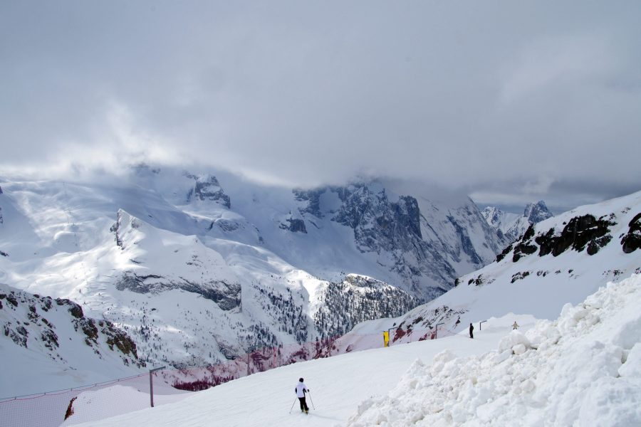 Ski pass costs soar putting the sport out of reach of many Italians. Image credit: Pxhere
