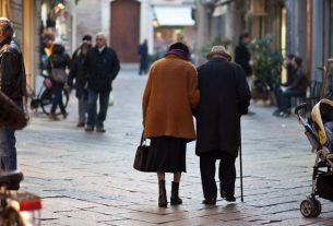 Italian retirement age could climb to 70
