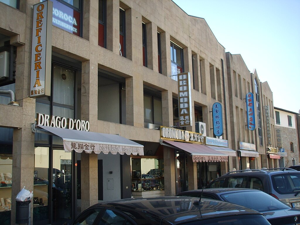 Chinese mobsters shoot up cultural centre in Prato. Image shows street in Prato's Chinatown. I, Sailko, CC BY-SA 3.0 , via Wikimedia Commons