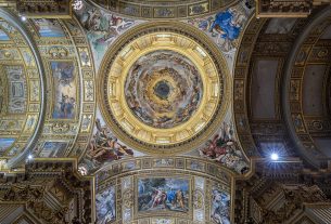 Frescoed Cupula of Sant'Andrea della Valle by Giovanni Lanfranco By Unknow author - Own work, CC BY 4.0, https://commons.wikimedia.org/w/index.php?curid=140418307