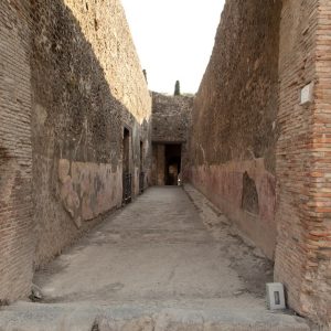 Pompeii alleyway in which the messages were uncovered. Image credit: Pompeii Archaeological Sites