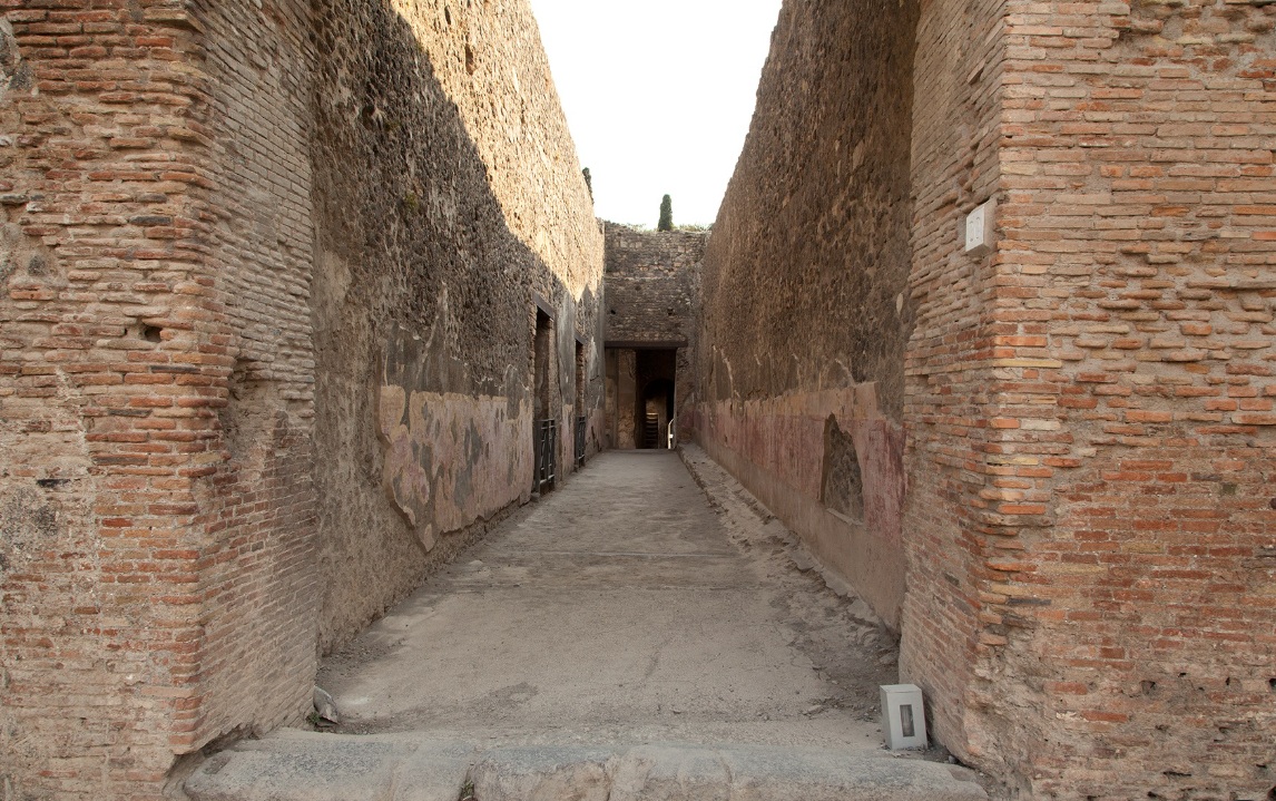 Pompeii alleyway in which the messages were uncovered. Image credit: Pompeii Archaeological Sites