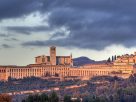 Panorama of Assisi, Umbria. Image crfedit: By Roberto Ferrari from Campogalliano (Modena), Italy - Assisi, CC BY-SA 2.0, https://commons.wikimedia.org/w/index.php?curid=5006520