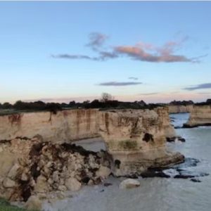 Puglia's Arco dell'Amore collapsed due to bad weather adn storm surges. Image credit: ANSA / Stefania Congedo