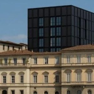 Florence black cube building - at least 10 people under investigation