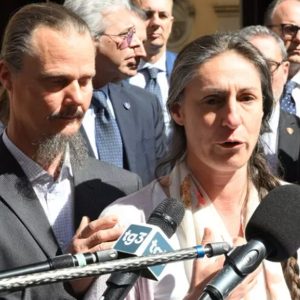 Off-grid parents meet with Senate Speaker