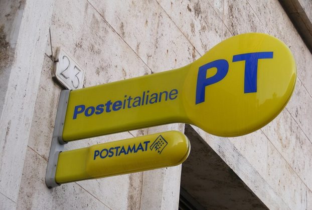 Poste Italiane sign Por User:Mattes - Trabajo propio, CC BY-SA 3.0, https://commons.wikimedia.org/w/index.php?curid=7525393