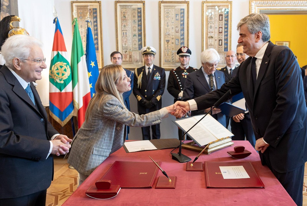 Mazzi is sworn in as the new Minister of Tourism. Image credit: Facebook - Giorgia Meloni