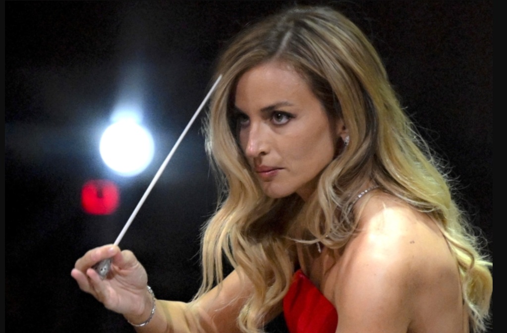 Beatrice Venezi will not be heading La Fenice opera house in Venice. She's been sacked 5 months before she was due to start.