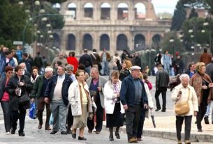 The Italian populat5ion remains stable only due to immigration. Births in 2025 were almost half the number of deaths.