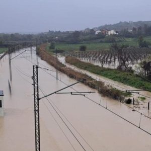 Osento river floods causing rail chaos on Adriatic coast