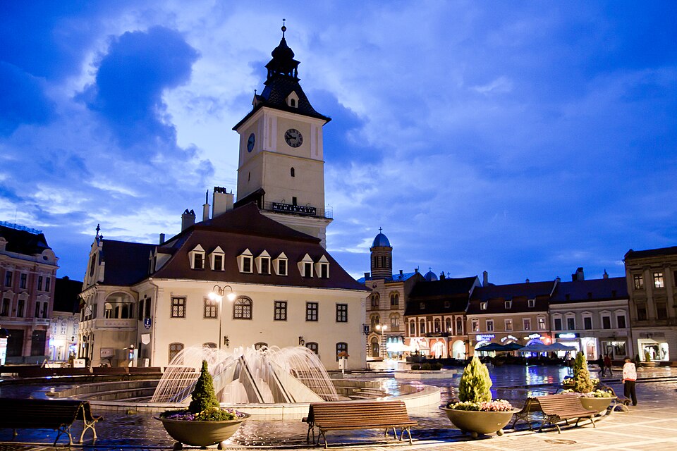 Brasov, Piata Sfatului Image credit: Constantin Barbu, CC BY 2.0 <https://creativecommons.org/licenses/by/2.0>, via Wikimedia Commons