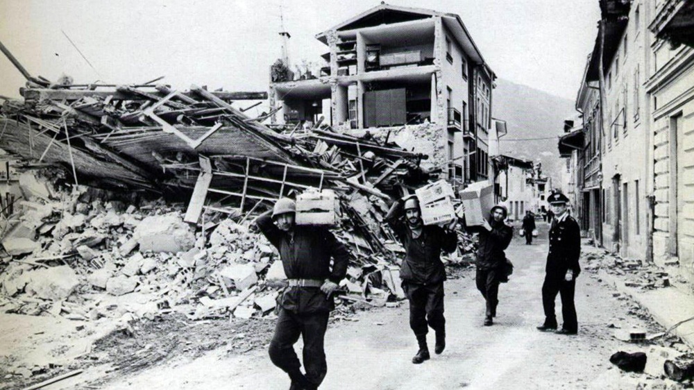 President asks for disaster prevention at 50th anniversary of Friuli earthquake commemoration. Soldiers at work in the earthquake-hit zone, May 1976 (ANSA)